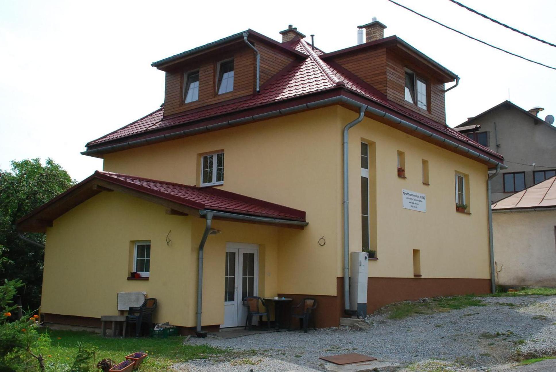 Apartmanovy Dom Králiky מראה חיצוני תמונה