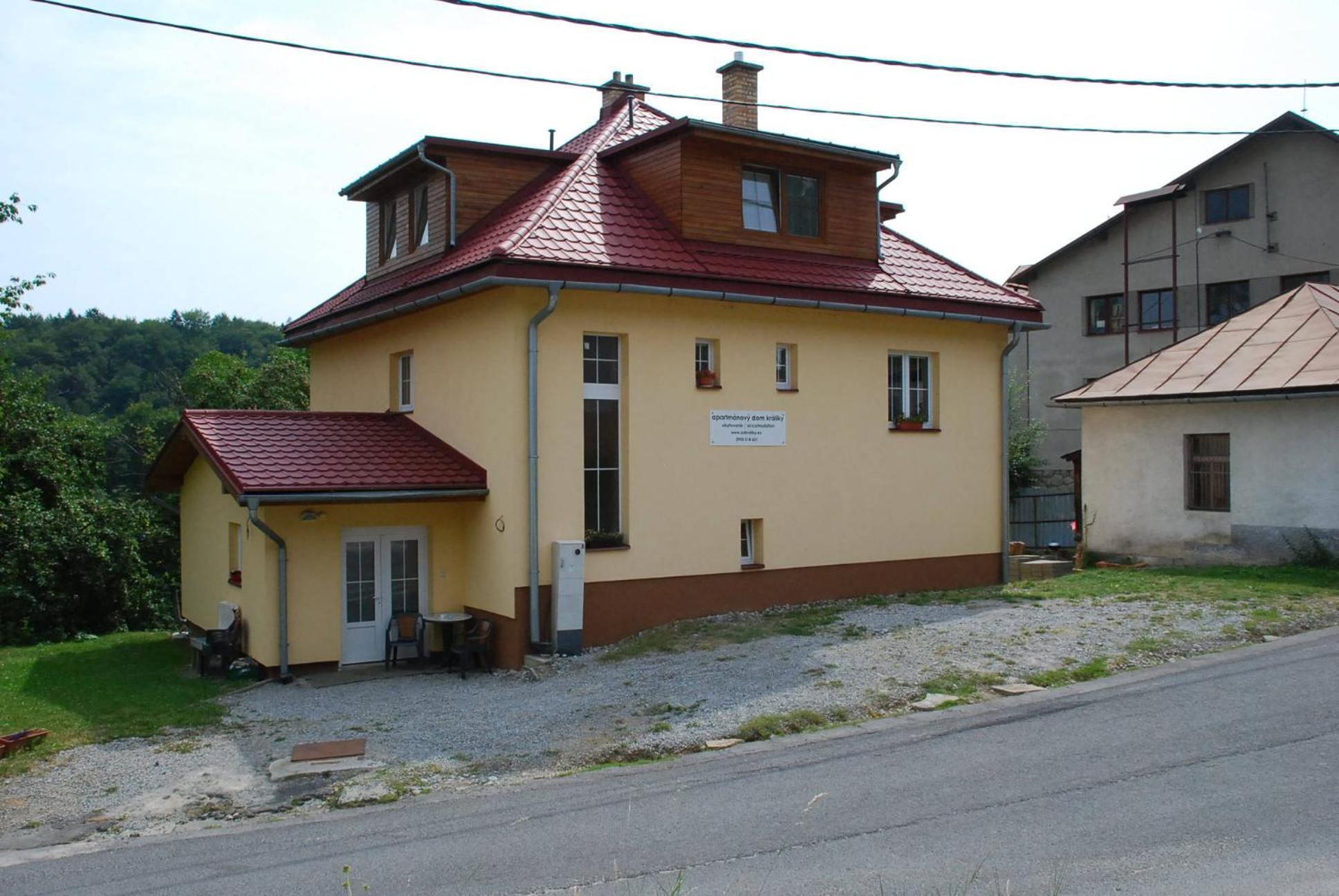 Apartmanovy Dom Králiky מראה חיצוני תמונה